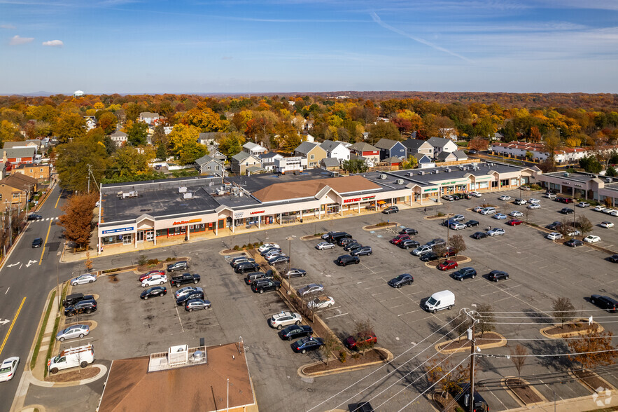 Primary Photo Of 1-199 Elden St, Herndon Unknown For Lease