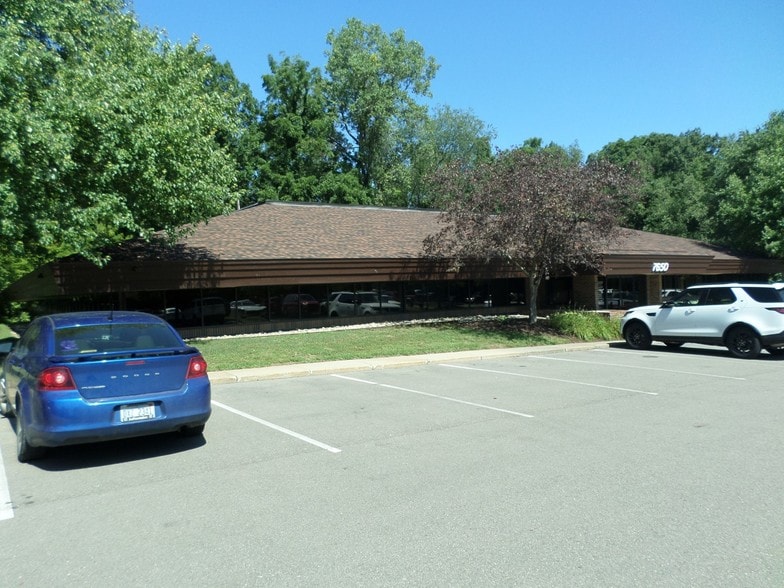 Primary Photo Of 7650 Dixie Hwy, Village of Clarkston Medical For Lease