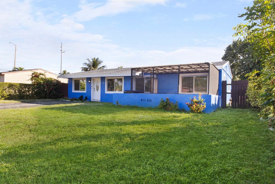 More Photos Of 1510 SW 68th Ter, North Lauderdale Healthcare For Sale