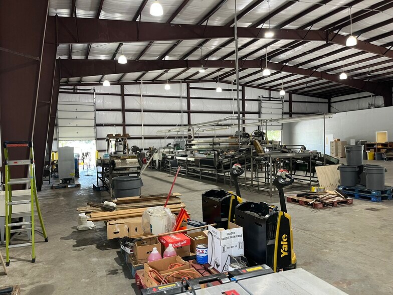More Photos Of 2400 W Herman St, Pensacola Warehouse For Sale