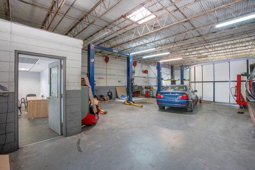 More Photos Of 6239 S Orange Blossom Trl, Orlando Auto Dealership For Sale