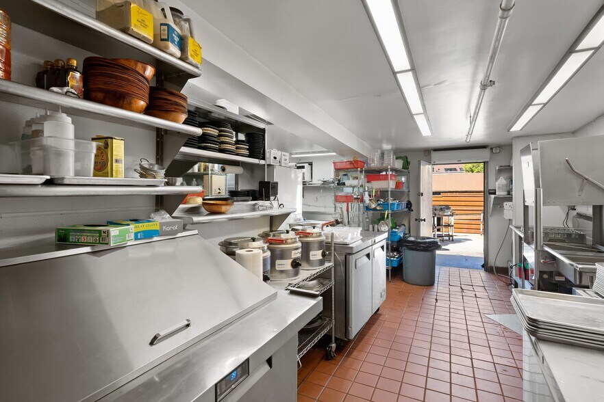 More Photos Of 1127 Broad St, San Luis Obispo Storefront For Sale