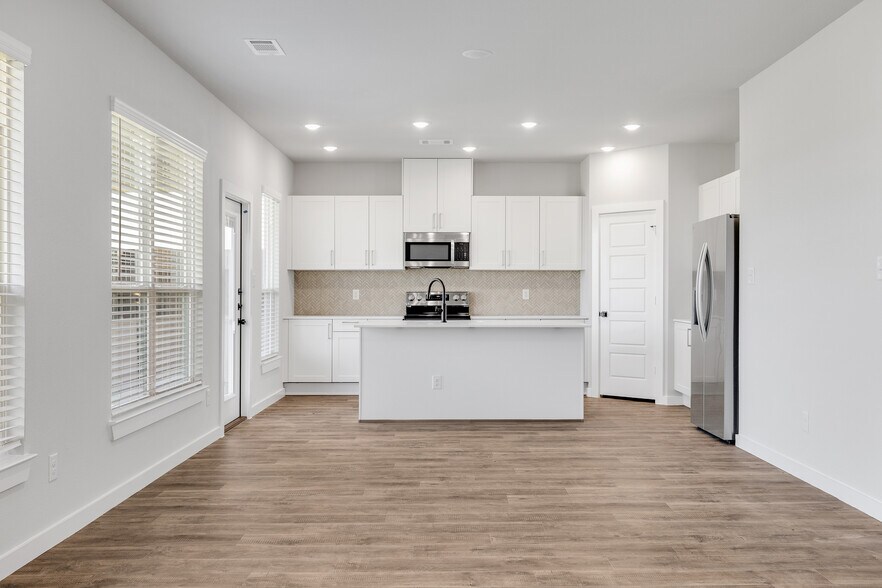 More Photos Of 4059 Clovis St, Midlothian Multifamily For Sale