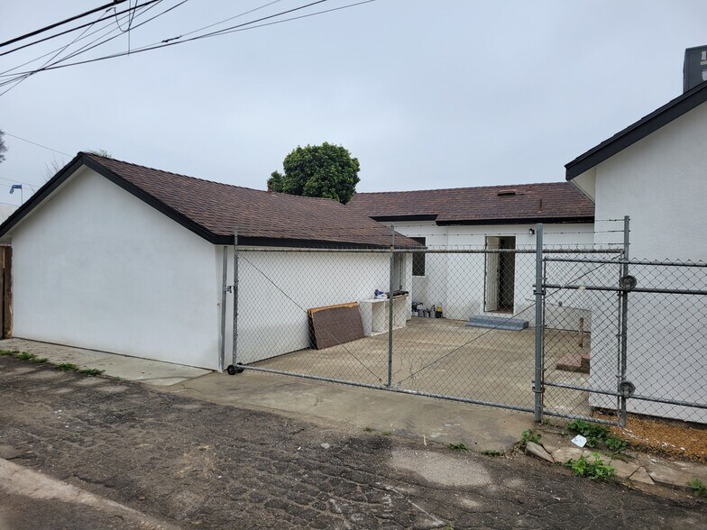 More Photos Of 323 E San Joaquin Ave, Tulare Office Residential For Lease