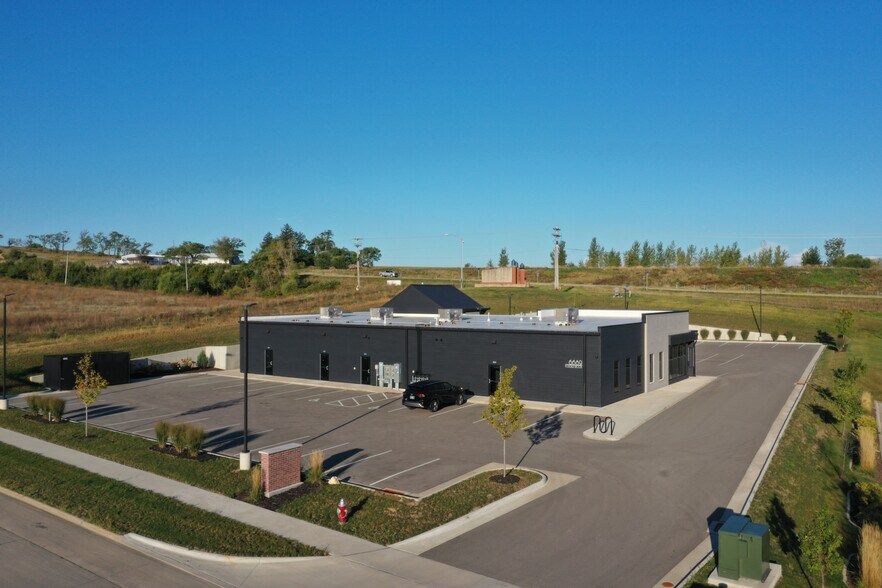 More Photos Of 6689 Boulder Brook Ct, Dubuque Medical For Lease