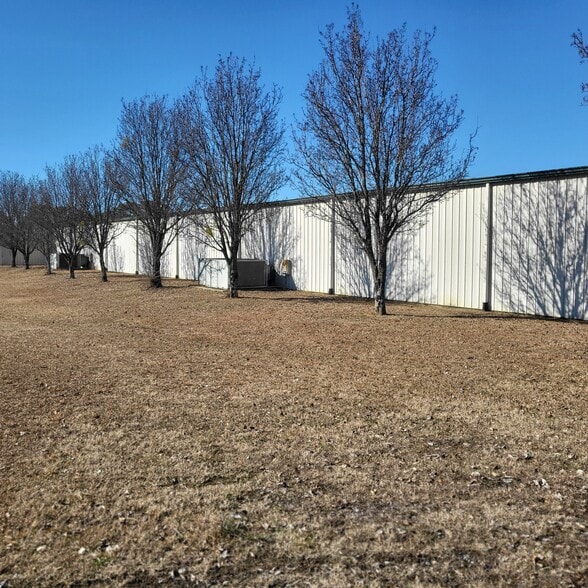 More Photos Of 363 Fossett Rd, Guntersville Industrial For Sale