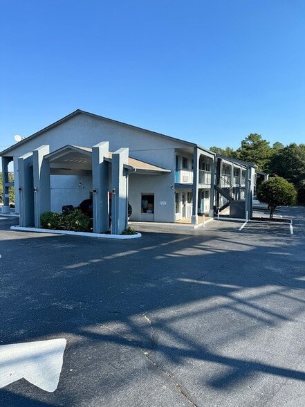 More Photos Of 3054 Dean's Bridge Rd, Augusta Hotel For Sale