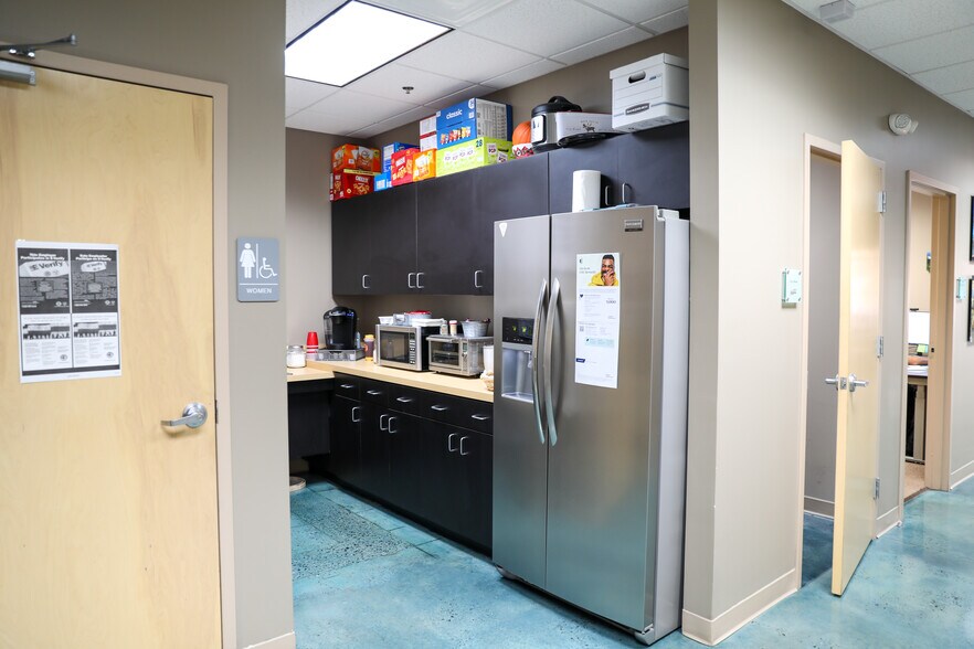 More Photos Of , Alpharetta Flex For Sale