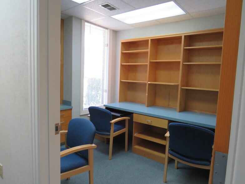 More Photos Of 9506 Hospital Ave, Nassawadox Medical For Sale