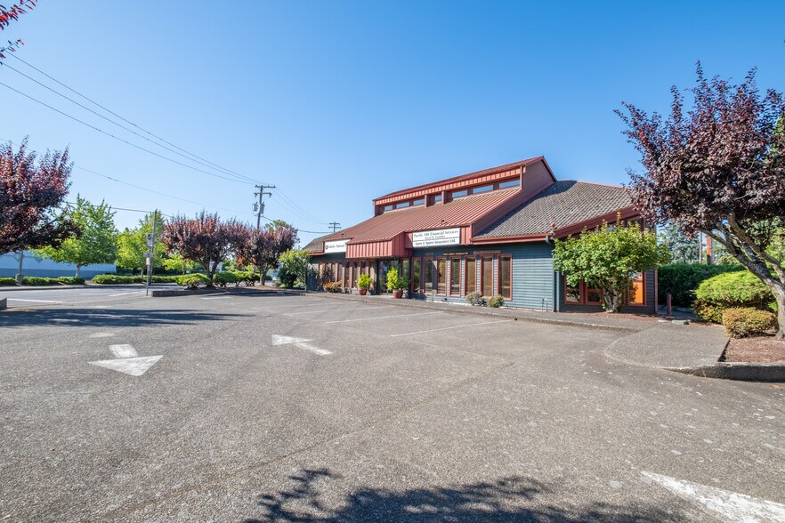 More Photos Of 1010 S Main St, Lebanon Loft Creative Space For Lease