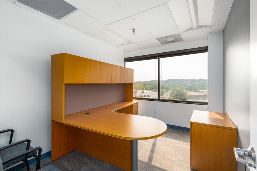 More Photos Of 2219 York Rd, Timonium Coworking Space