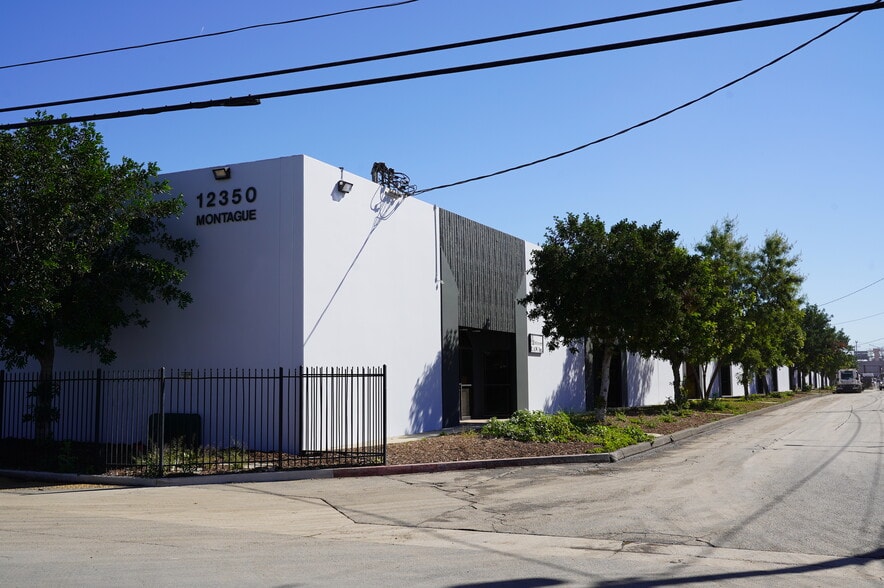 More Photos Of 12350 Montague St, Pacoima Light Manufacturing For Sale