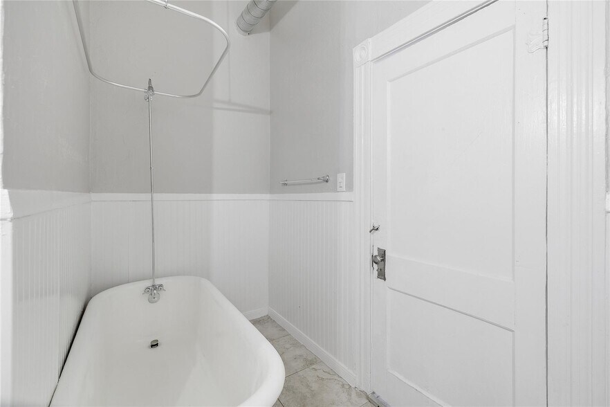 More Photos Of 4630 Junius St, Dallas Multifamily For Sale