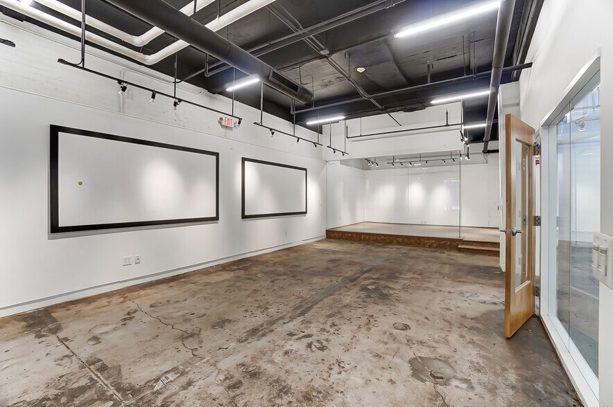 More Photos Of 20 E Central Pky, Cincinnati Office Residential For Lease