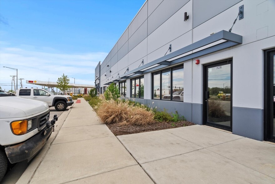 More Photos Of 1414-1440 Bolingbrook Dr, Romeoville Industrial For Sale
