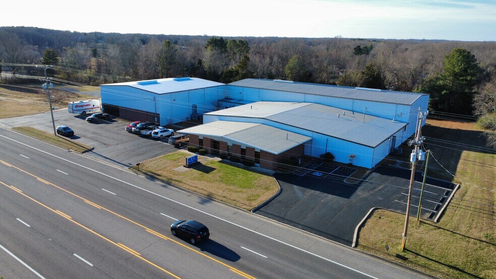 Primary Photo Of 3016 Highway 41 S, Springfield Warehouse For Sale