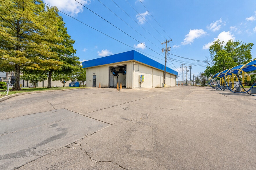 Primary Photo Of 1308 Windsor Pl, Alexandria Carwash For Sale