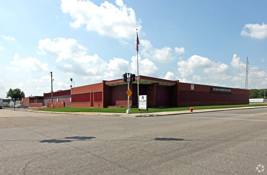 More Photos Of 13901 Joy Rd, Detroit Warehouse For Sale