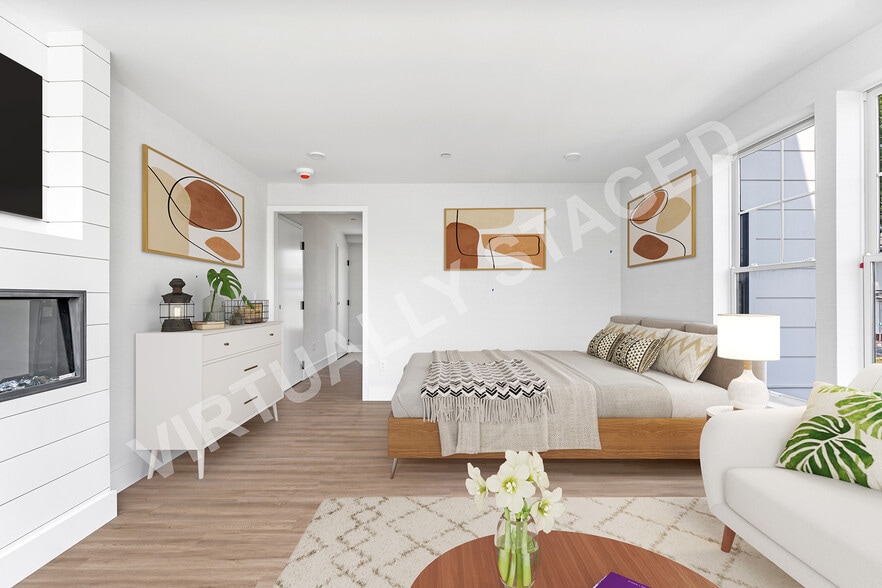 More Photos Of 32 Broadway Ave, Mystic Hotel For Sale