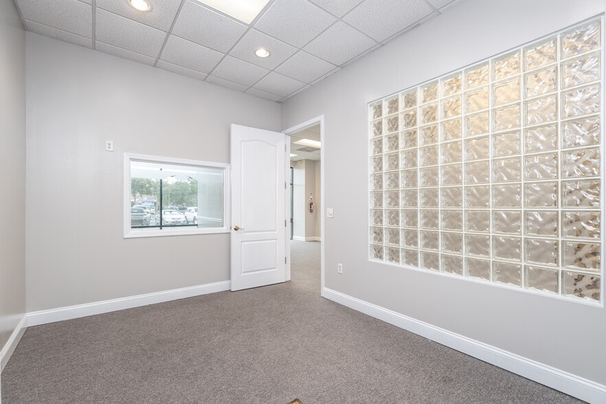 More Photos Of 12276 San Jose Blvd, Jacksonville Office For Sale