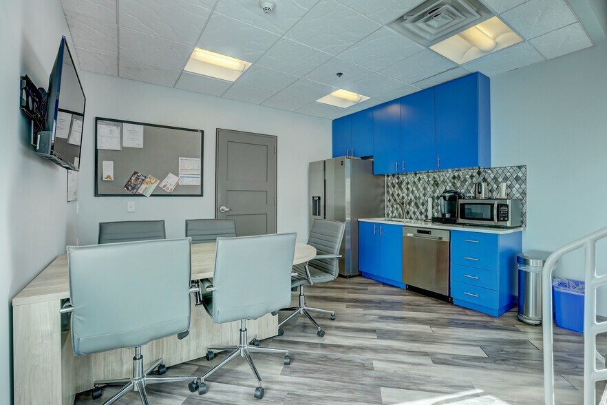 More Photos Of 1800 Glenarm Pl, Denver Office For Sale