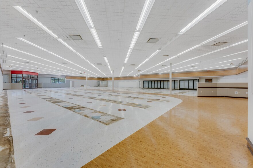 More Photos Of 19254 Seneca Trl, Marlinton Drugstore For Sale