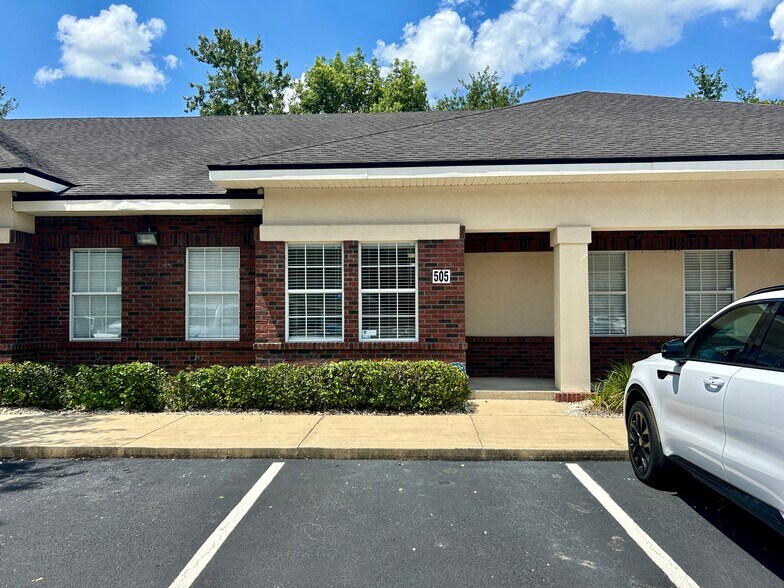 More Photos Of 13453 N Main St, Jacksonville Medical For Lease