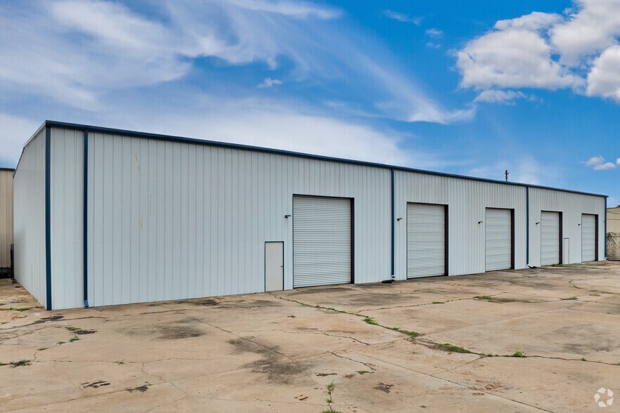 More Photos Of 1923 Kolfahl St, Houston Warehouse For Sale