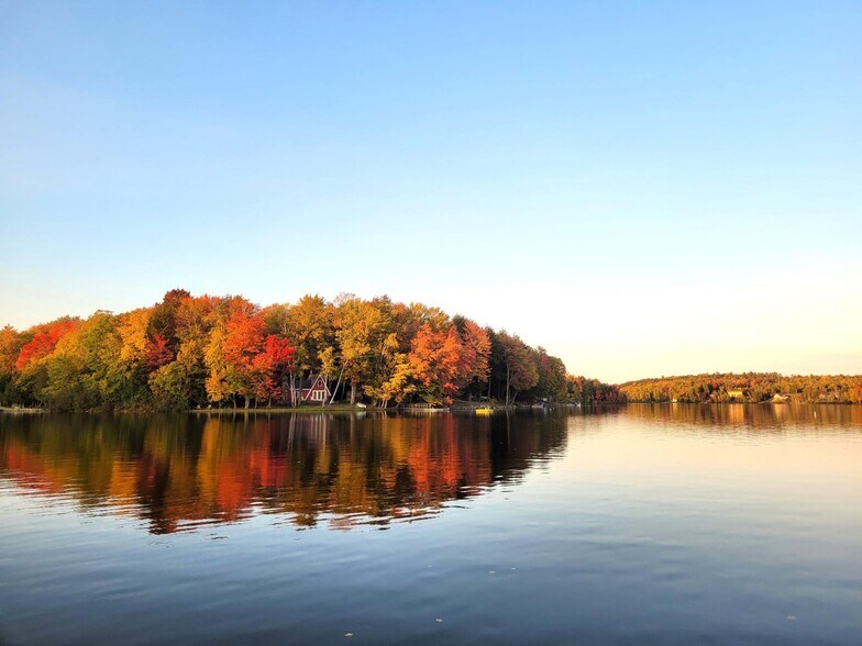 More Photos Of 21 Corinna Road Rd, Saint Albans Convenience Store For Sale