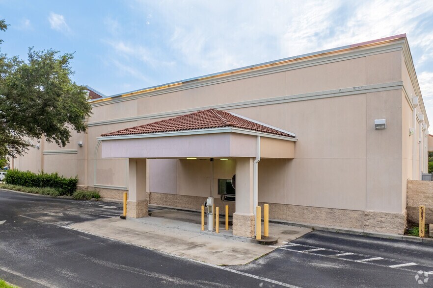 More Photos Of 5886 Conroy Windermere Rd, Orlando Freestanding For Lease