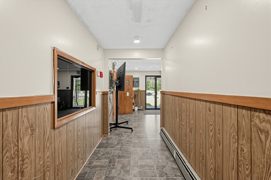 More Photos Of 1110 Coles Mill Rd, Williamstown Specialty For Sale