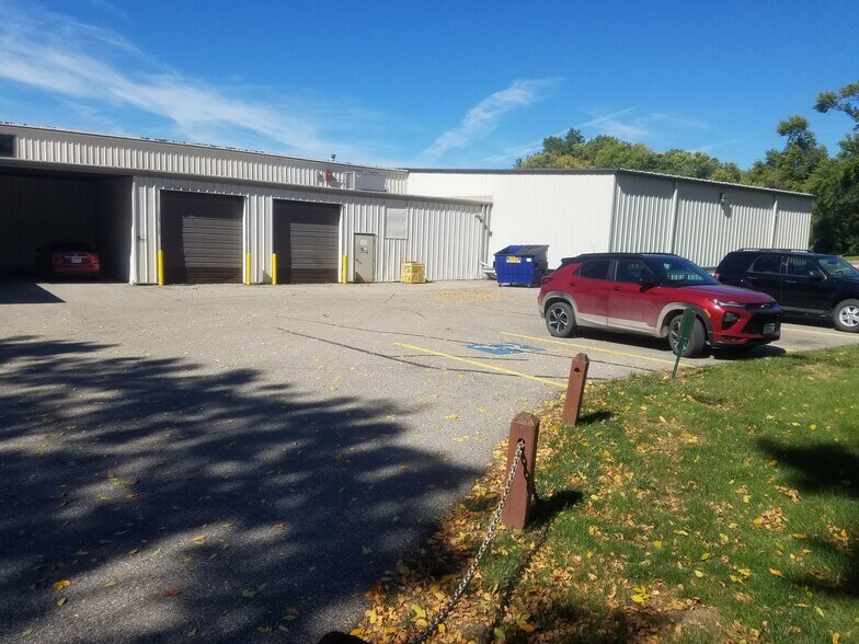 More Photos Of 2208 Trott Ave SW, Willmar Flex For Sale