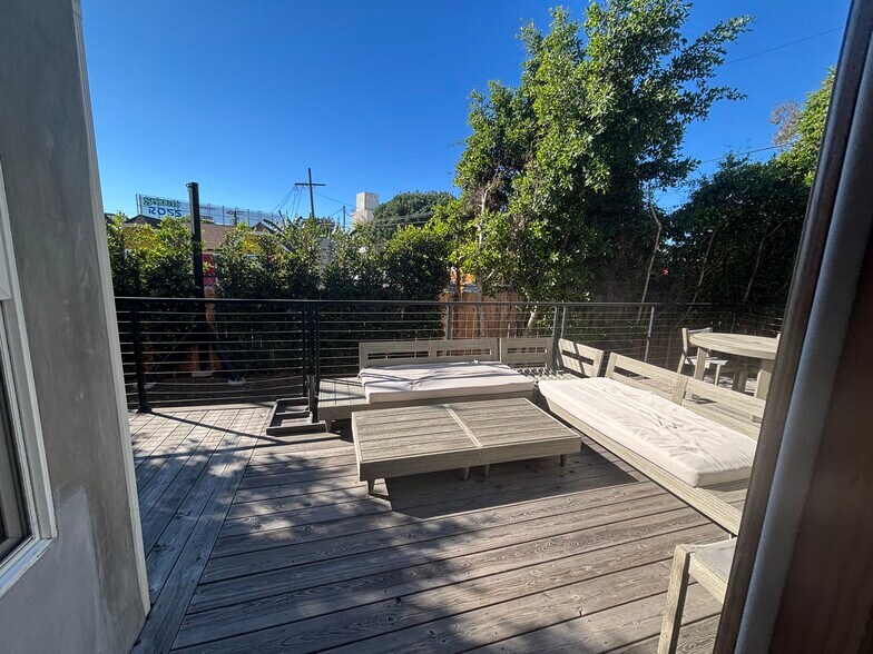 More Photos Of 3360 S Robertson Blvd, Los Angeles Loft Creative Space For Lease