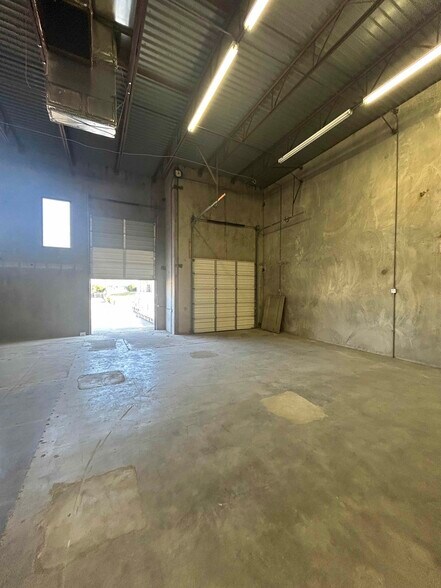 More Photos Of 3626 Kim Dr, Irving Industrial For Lease