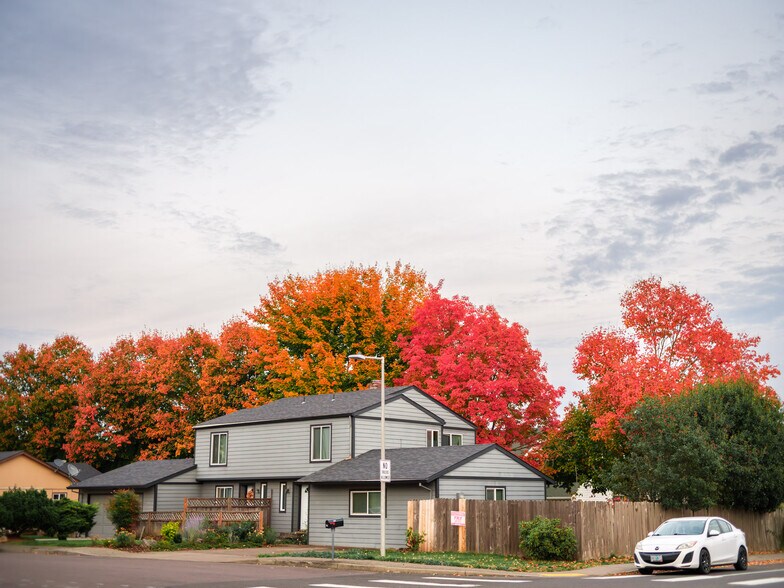 More Photos Of 582 S Maple St, Canby Apartments For Sale