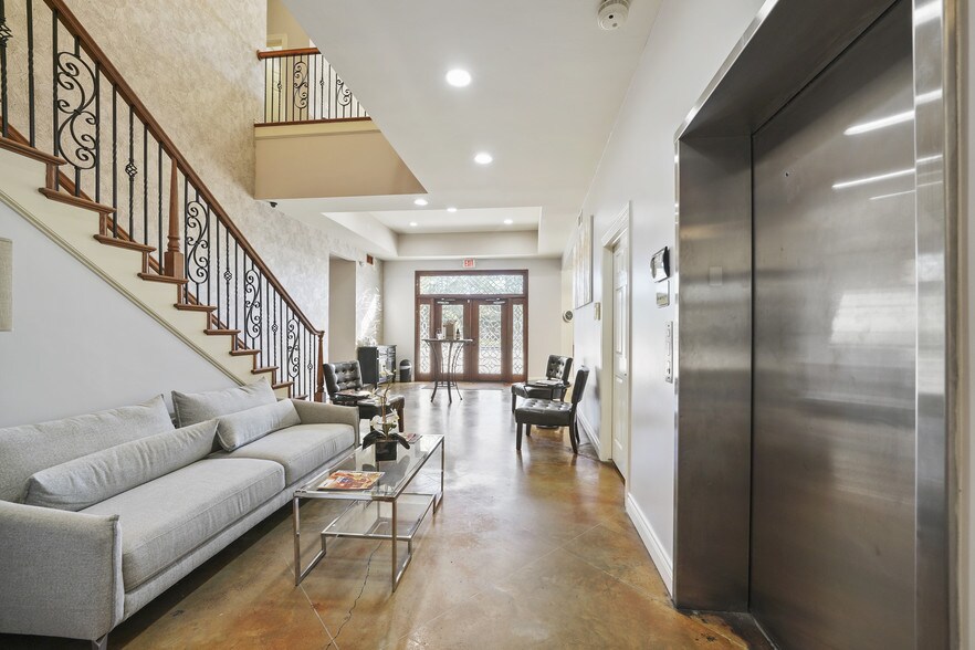 More Photos Of 21720 Highland Knolls Dr, Katy Freestanding For Sale