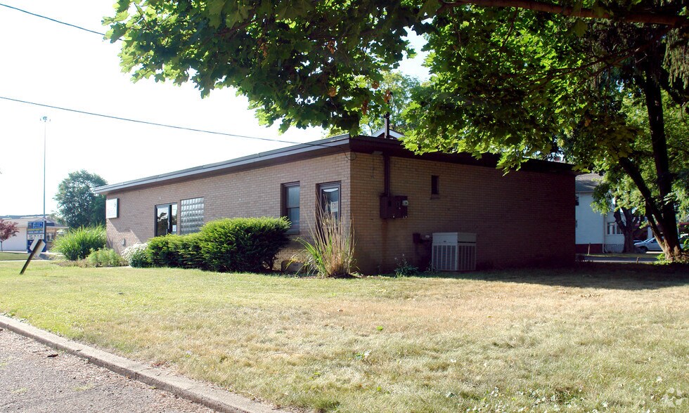 More Photos Of 2719 Cleveland Ave NW, Canton Office For Sale