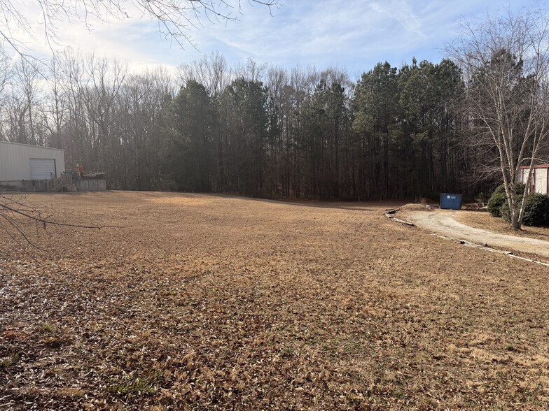 More Photos Of 514 Concord Industrial Dr, Seneca Flex For Sale