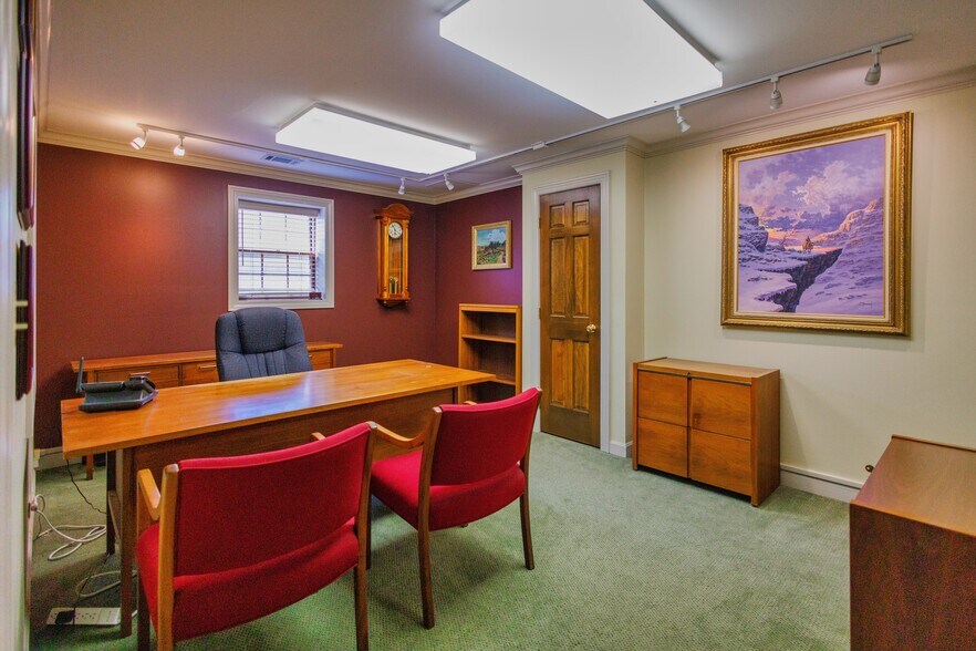 More Photos Of 1623 W Colonial Pky, Inverness Medical For Sale