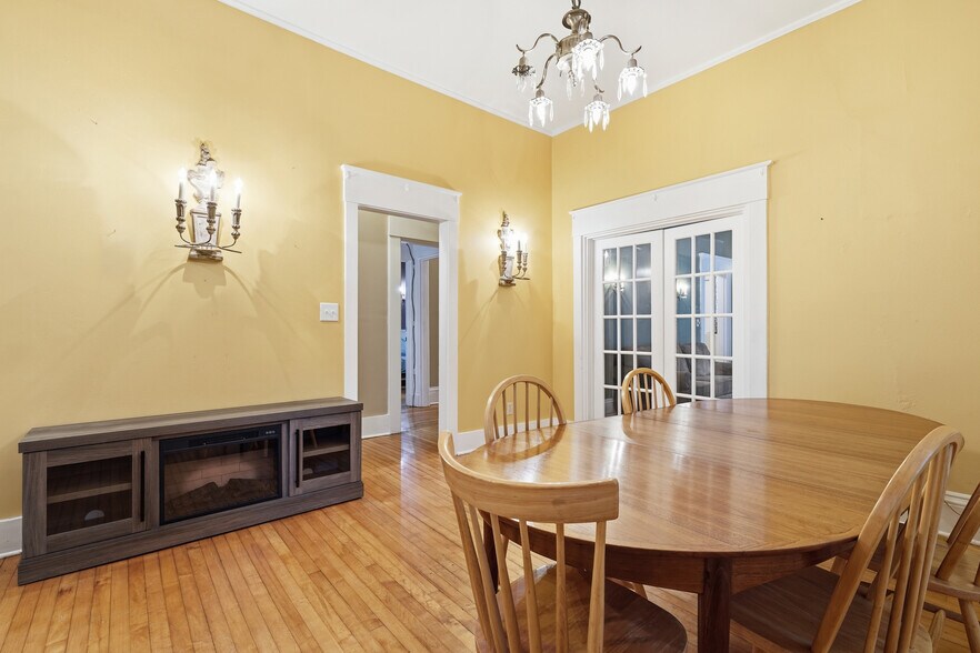 More Photos Of 2200 W Memorial Dr, Janesville Hospitality For Sale