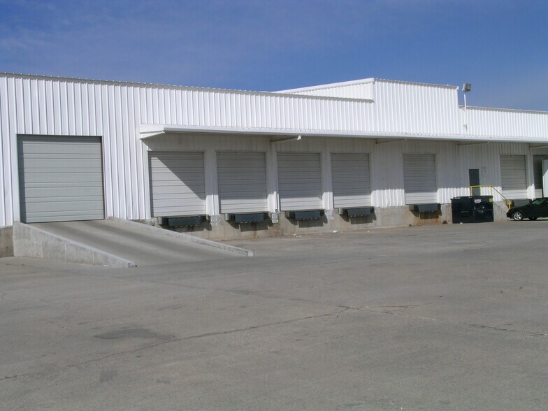 More Photos Of 301 N Rhode Island Ave, Oklahoma City Distribution For Lease