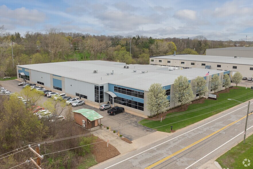 More Photos Of 2140 Oak Industrial Dr NE, Grand Rapids Manufacturing For Lease