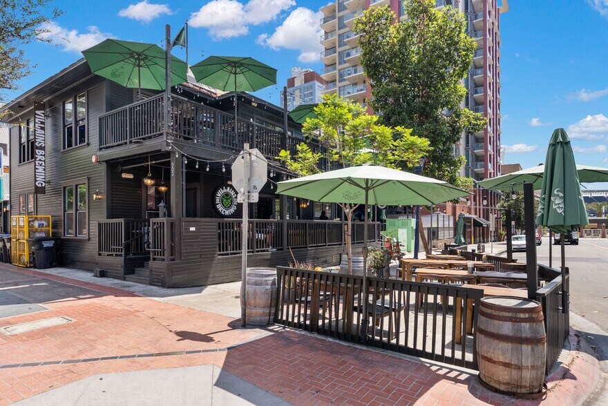 More Photos Of 903-915 Island Ave, San Diego Bar For Sale