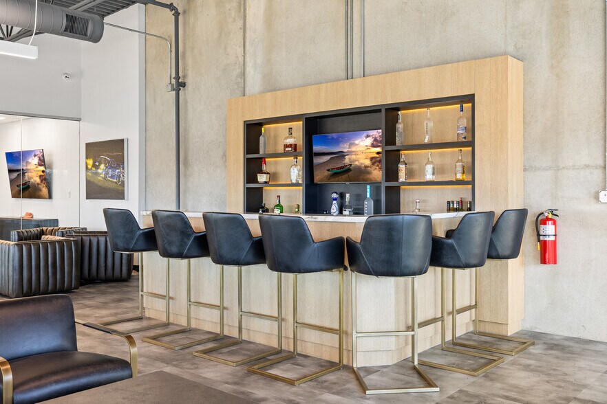 More Photos Of 1111 N 34th St, Tampa Self Storage For Sale