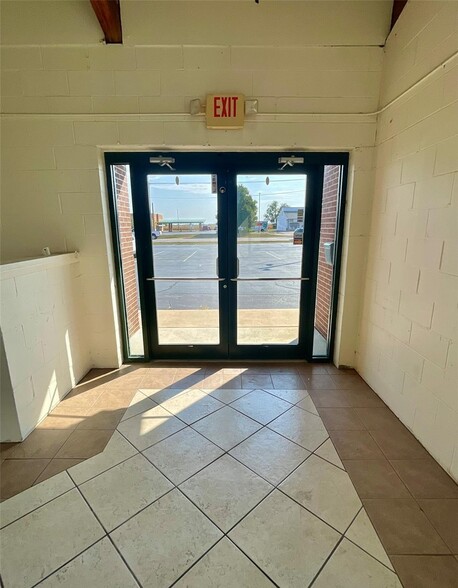 More Photos Of 705 Texas Blvd, Bethalto Restaurant For Sale