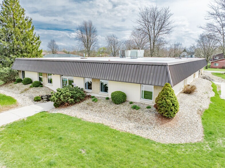 More Photos Of 201 E South St, Markle Medical For Sale