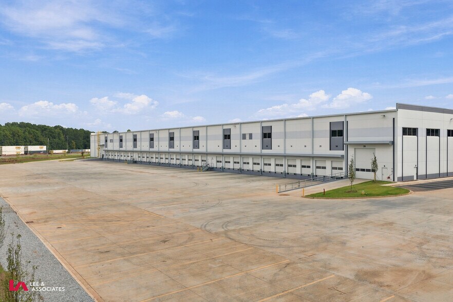 More Photos Of 505 Bohannon Rd, Fairburn Distribution For Lease