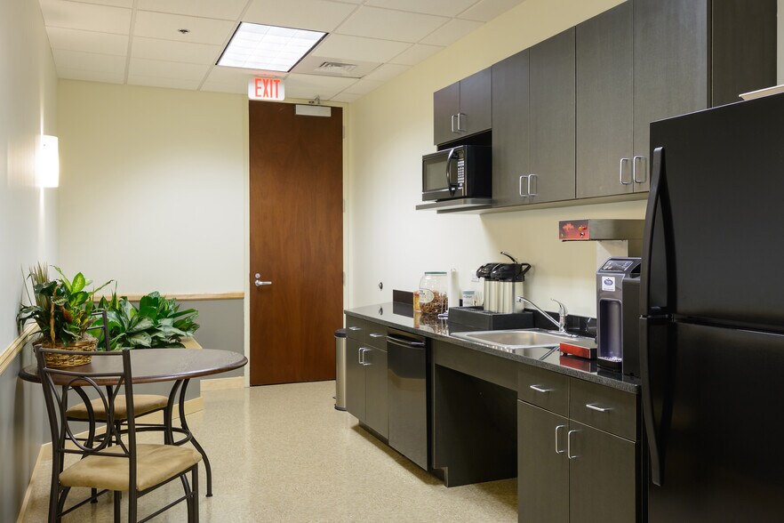 More Photos Of 1301 Riverplace Blvd, Jacksonville Office For Lease