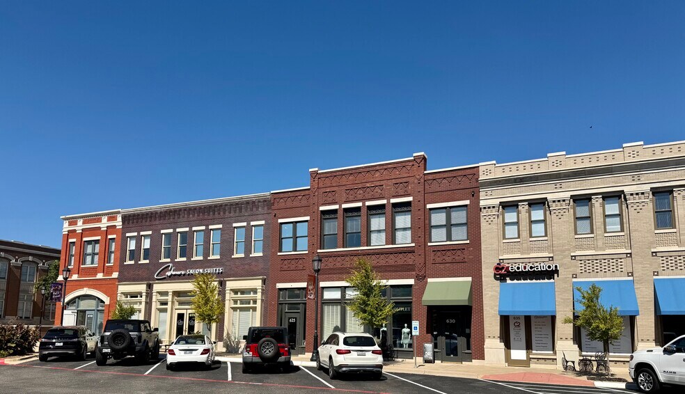 Primary Photo Of 300-900 Parker Sq, Flower Mound Unknown For Lease