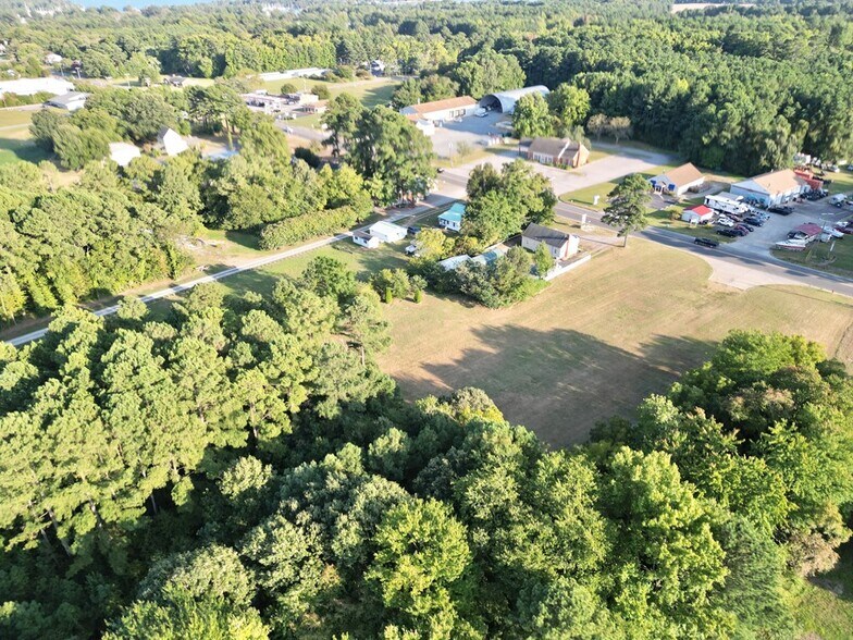 More Photos Of 16445 General Puller Hwy, Deltaville Land For Sale